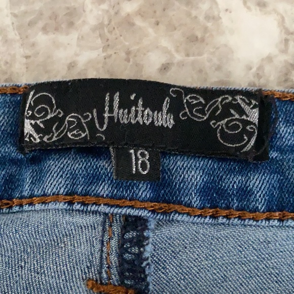 Slim Cut Jeans/ Mid Rise - Picture 3 of 4